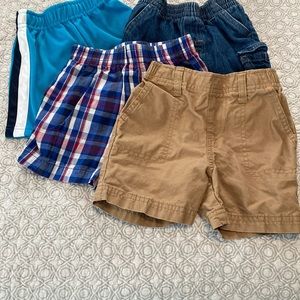 Boy’s shorts 18 mo